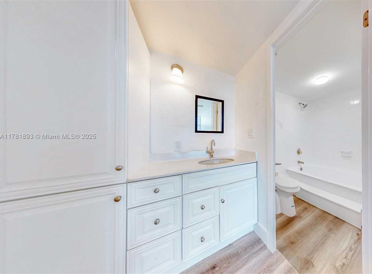 Small Image of 16570 NORTH EAST 26TH AVE #6F, North Miami Beach Number 34