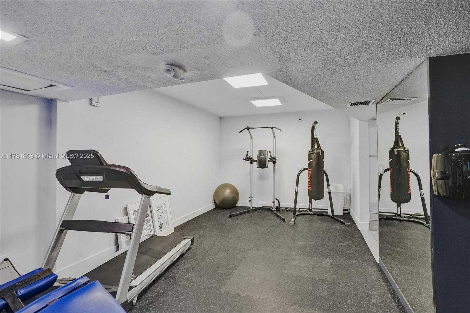 Small Image of 16570 NORTH EAST 26TH AVE #6F, North Miami Beach Number 50