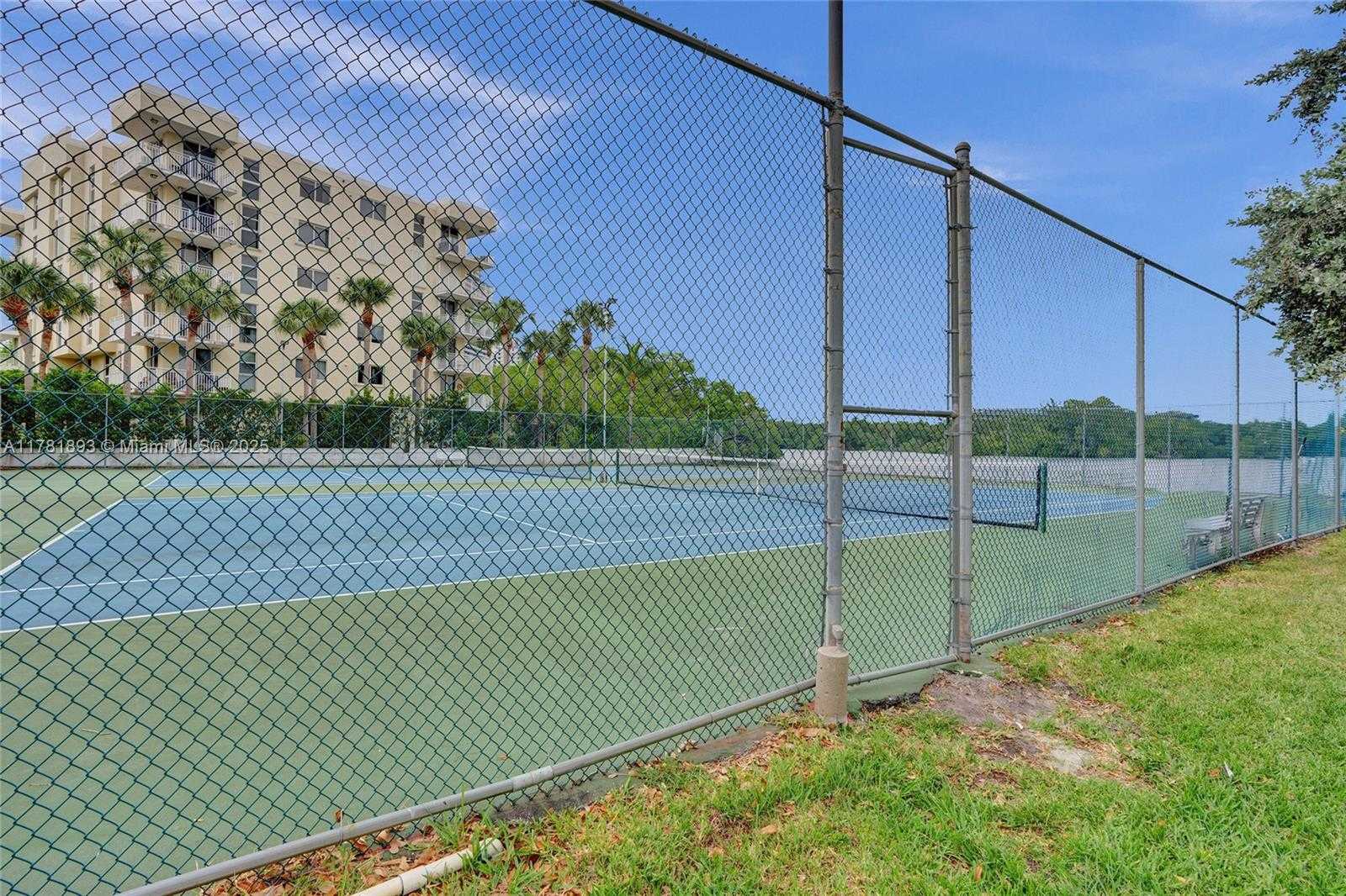 Small Image of 16570 NORTH EAST 26TH AVE #6F, North Miami Beach Number 52