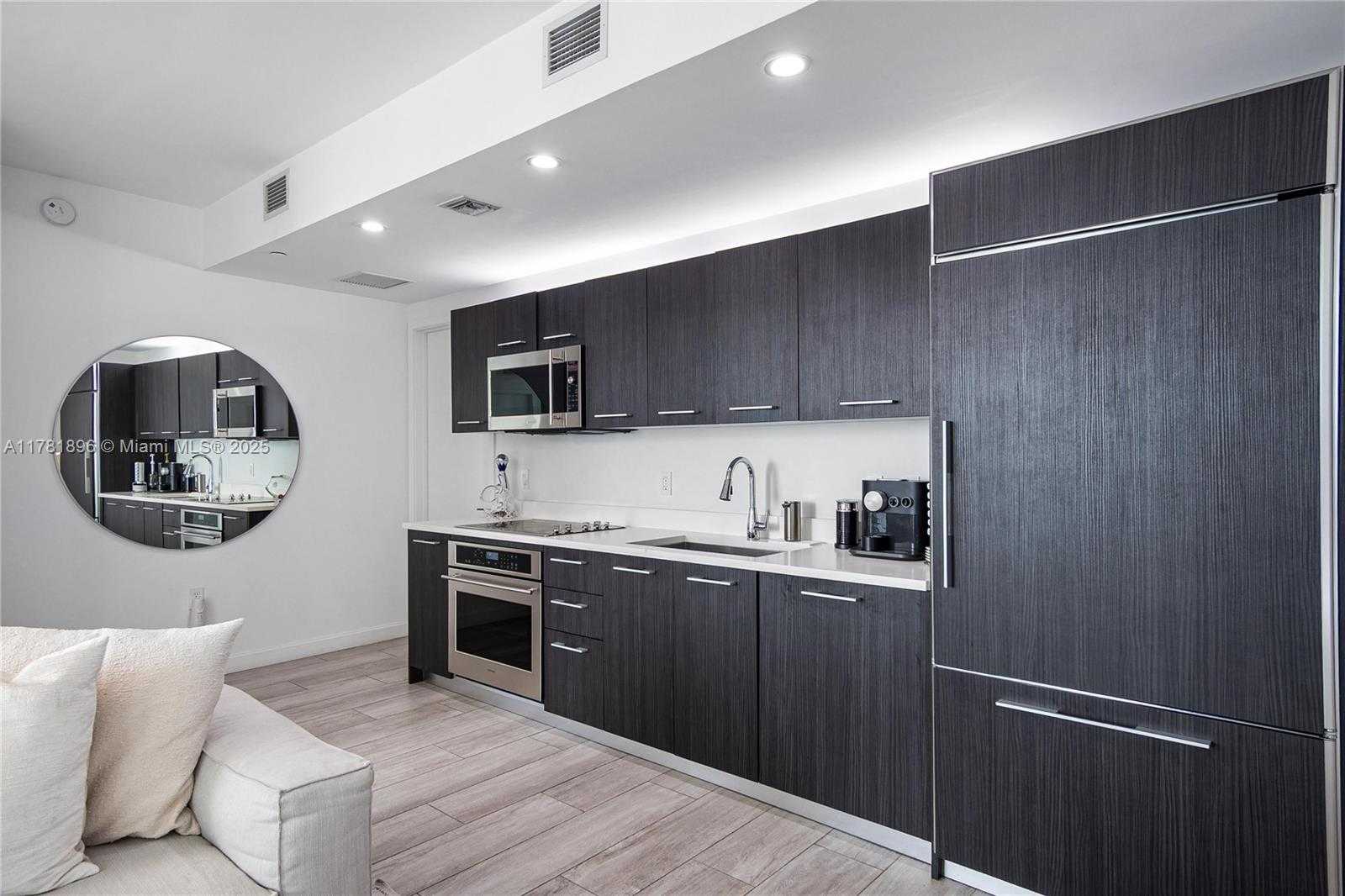 Small Image of 45 SOUTH WEST 9TH ST #1508, Miami Number 5