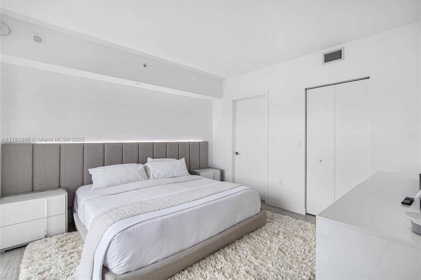 Small Image of 45 SOUTH WEST 9TH ST #1508, Miami Number 6