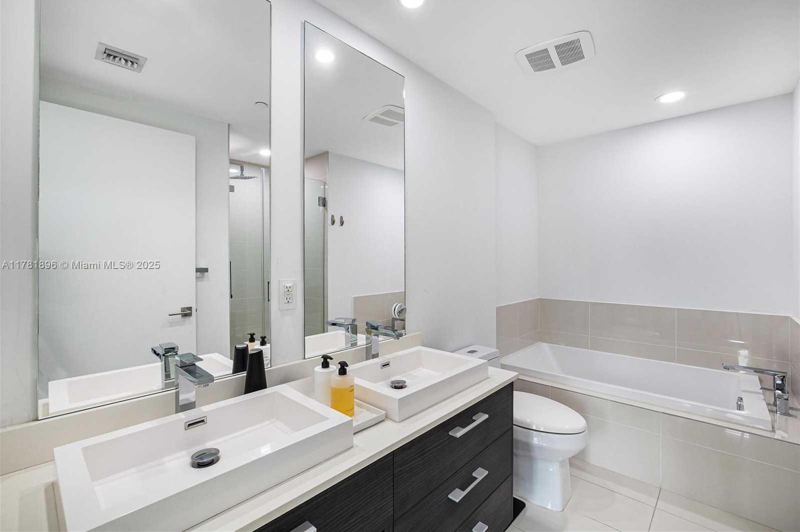 Small Image of 45 SOUTH WEST 9TH ST #1508, Miami Number 8