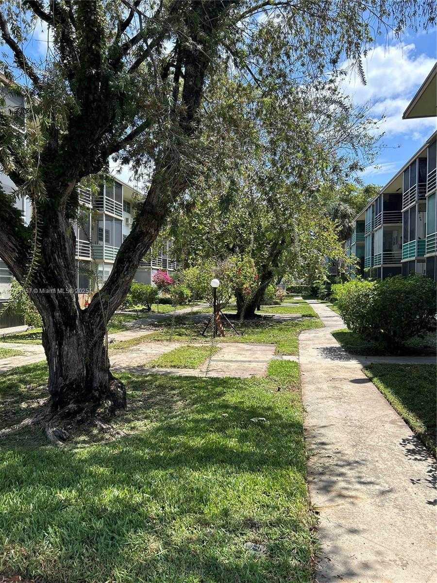 Small Image of 1355 NORTH EAST 167TH ST #307, Miami Number 17