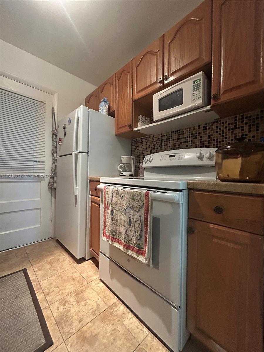 Small Image of 1355 NORTH EAST 167TH ST #307, Miami Number 3