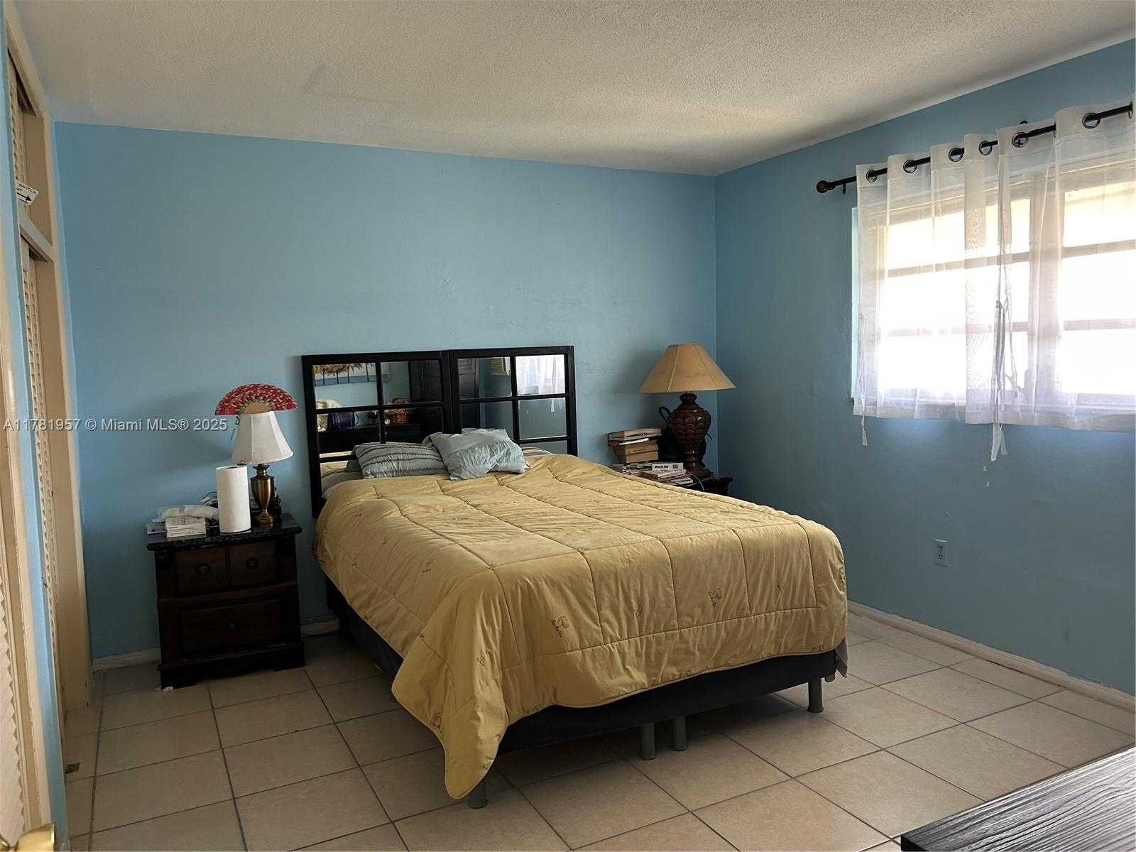 Small Image of 1355 NORTH EAST 167TH ST #307, Miami Number 5