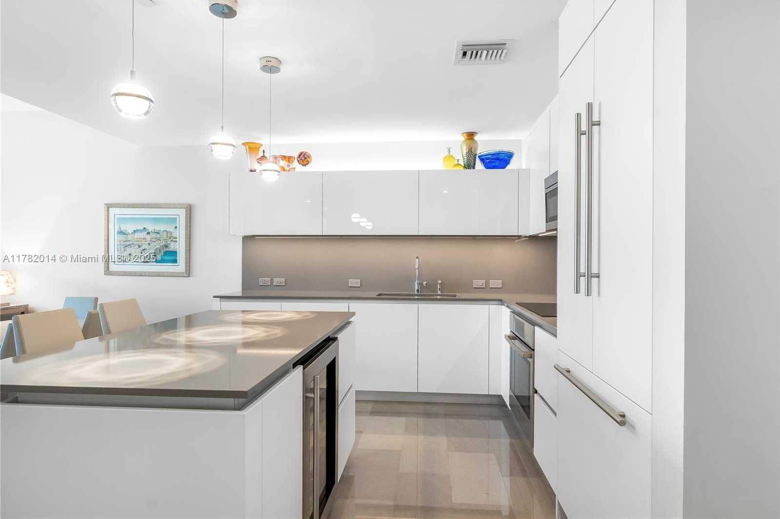 Small Image of 68 SOUTH EAST 6TH STREET #810, Miami Number 2