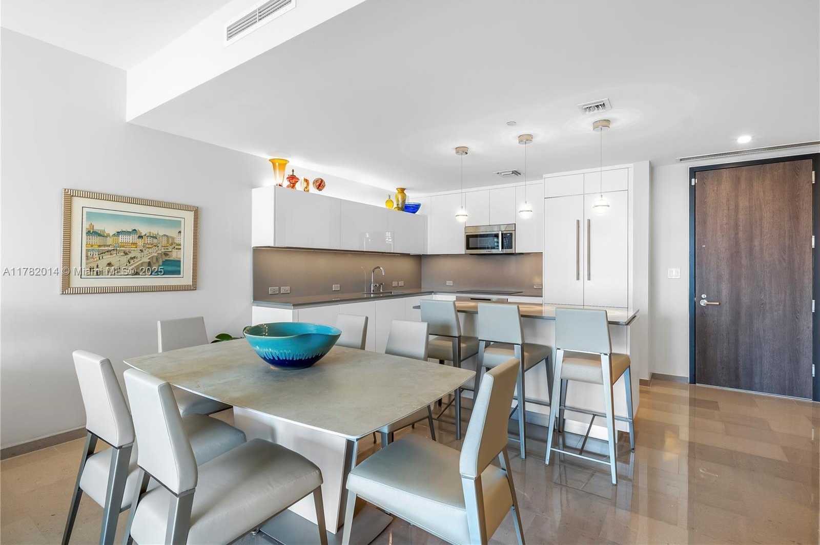 Small Image of 68 SOUTH EAST 6TH STREET #810, Miami Number 4