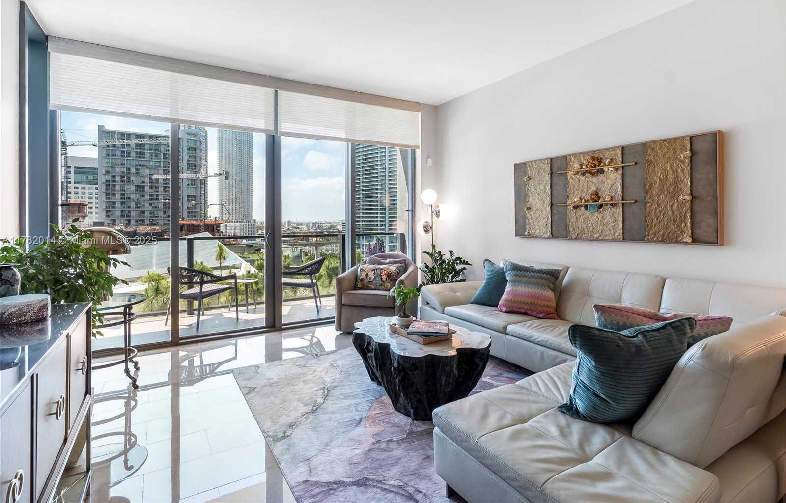 Small Image of 68 SOUTH EAST 6TH STREET #810, Miami Number 6