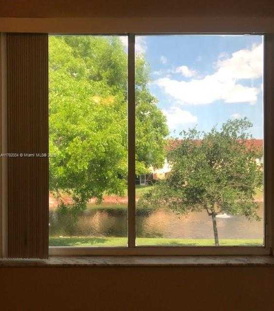 Small Image of 8066 SANIBEL DR #8066, Tamarac Number 13