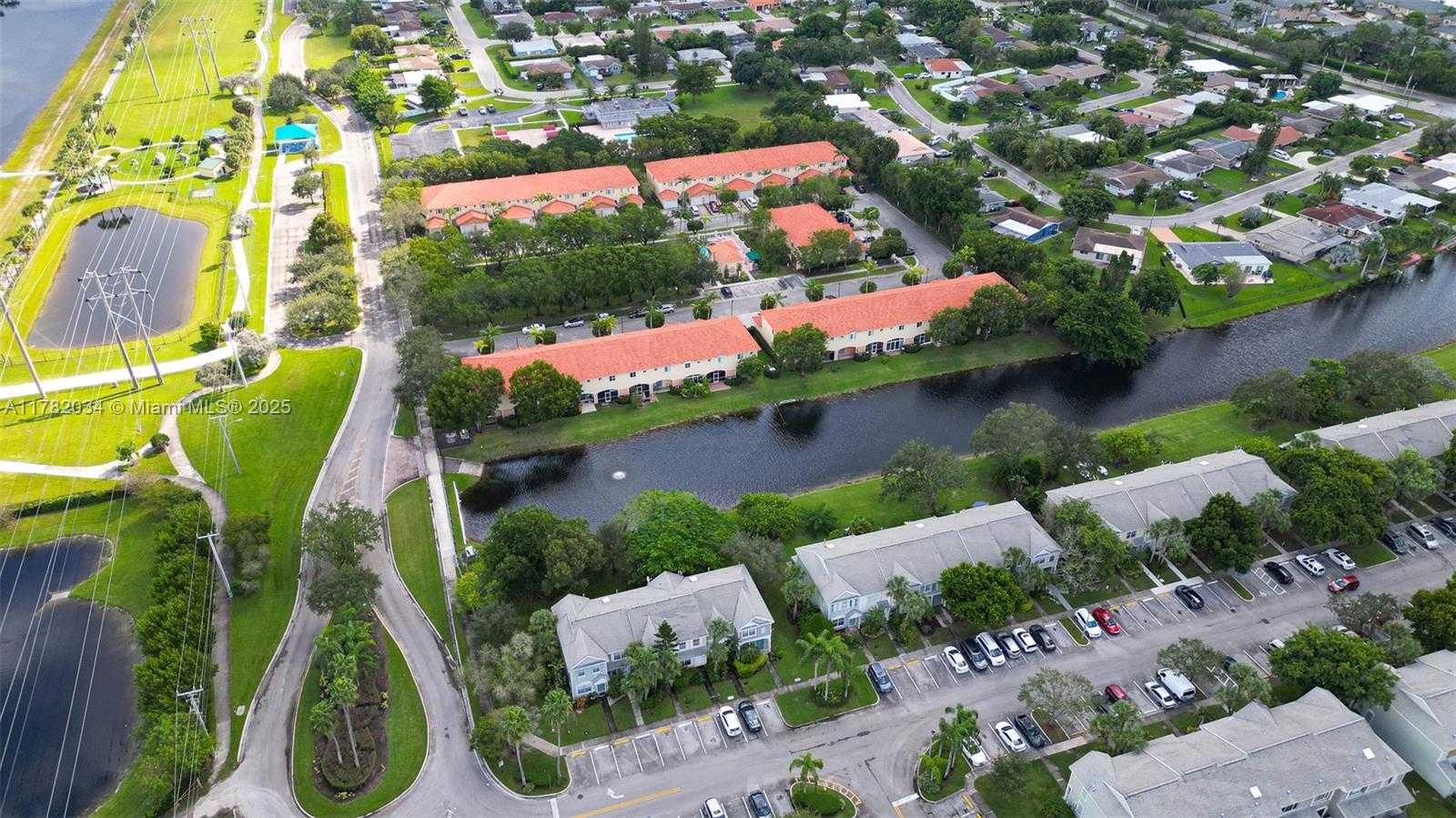 Small Image of 8066 SANIBEL DR #8066, Tamarac Number 16