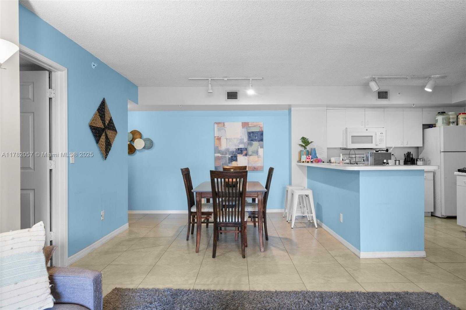 Small Image of 2600 SOUTH UNIVERSITY DR #107, Davie Number 3