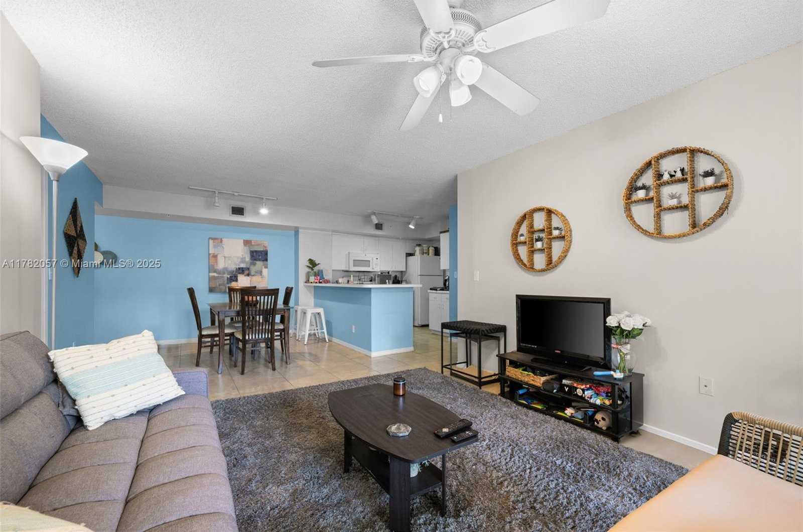 Small Image of 2600 SOUTH UNIVERSITY DR #107, Davie Number 4