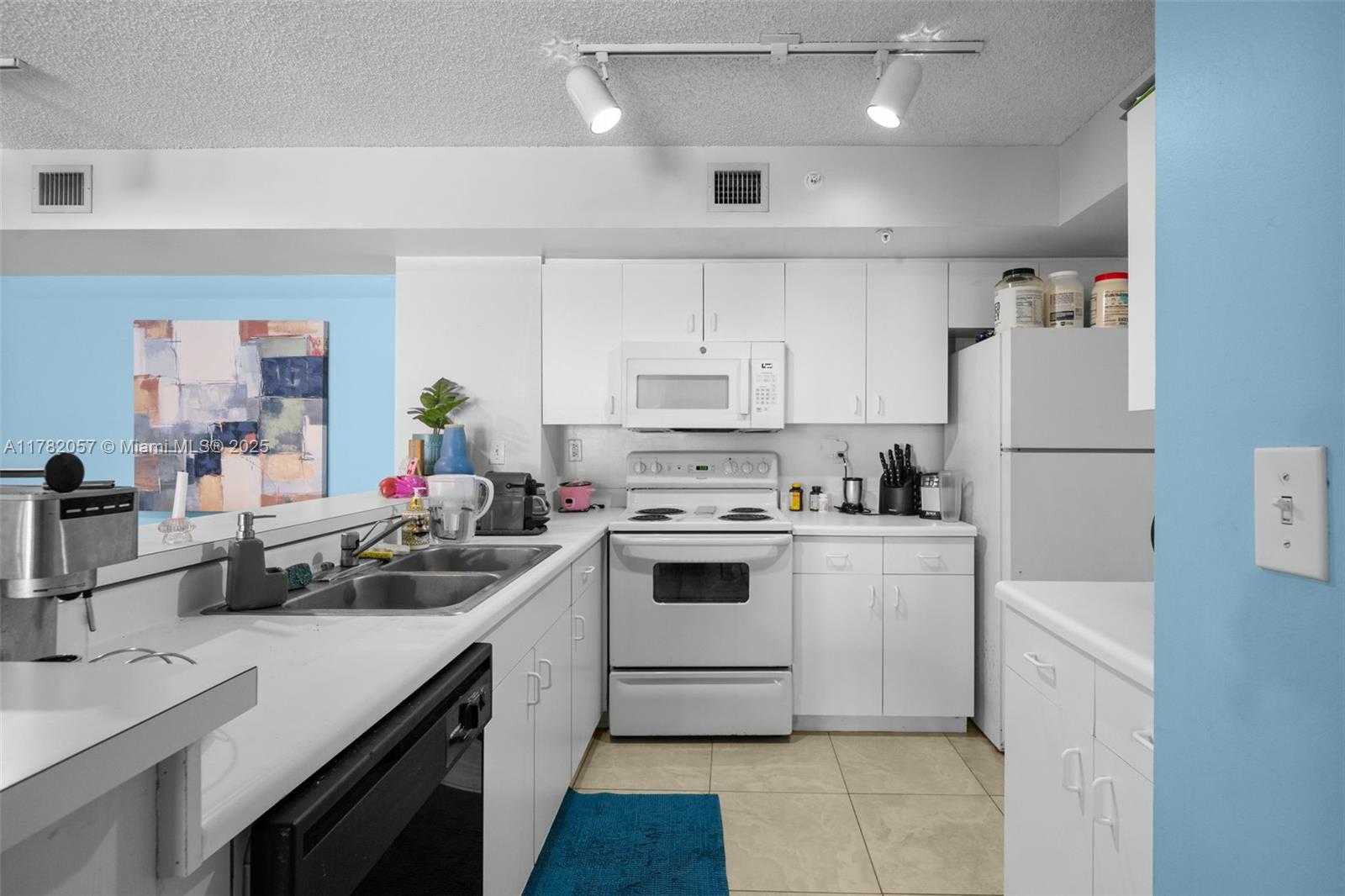 Small Image of 2600 SOUTH UNIVERSITY DR #107, Davie Number 7