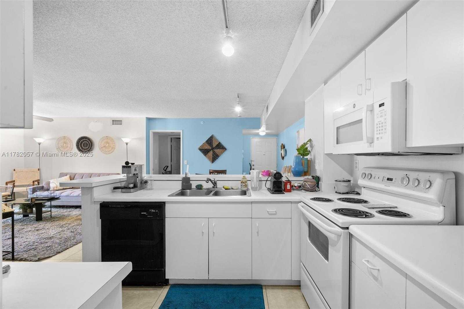 Small Image of 2600 SOUTH UNIVERSITY DR #107, Davie Number 9