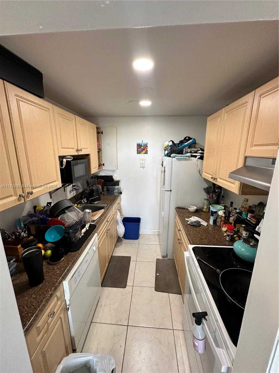 Small Image of 2020 NORTH EAST 135TH ST #807, North Miami Number 8