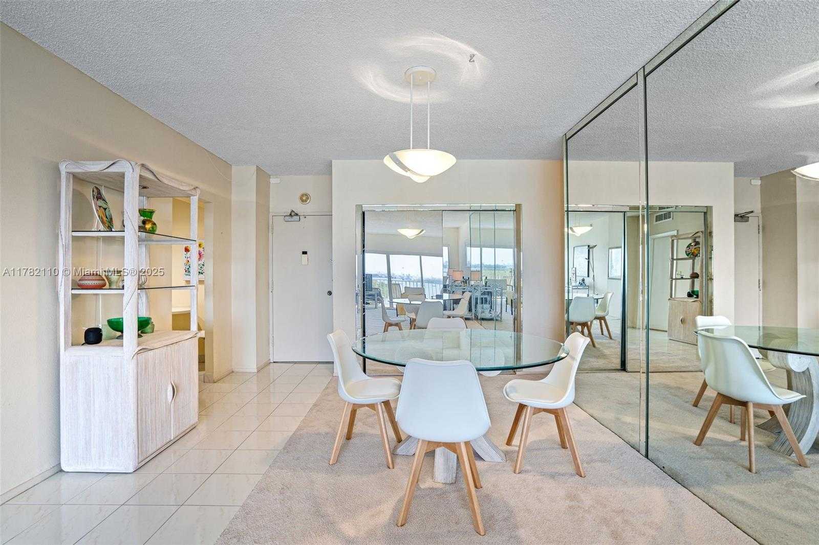 Small Image of 500 BAYVIEW DR #1418, Sunny Isles Beach Number 14