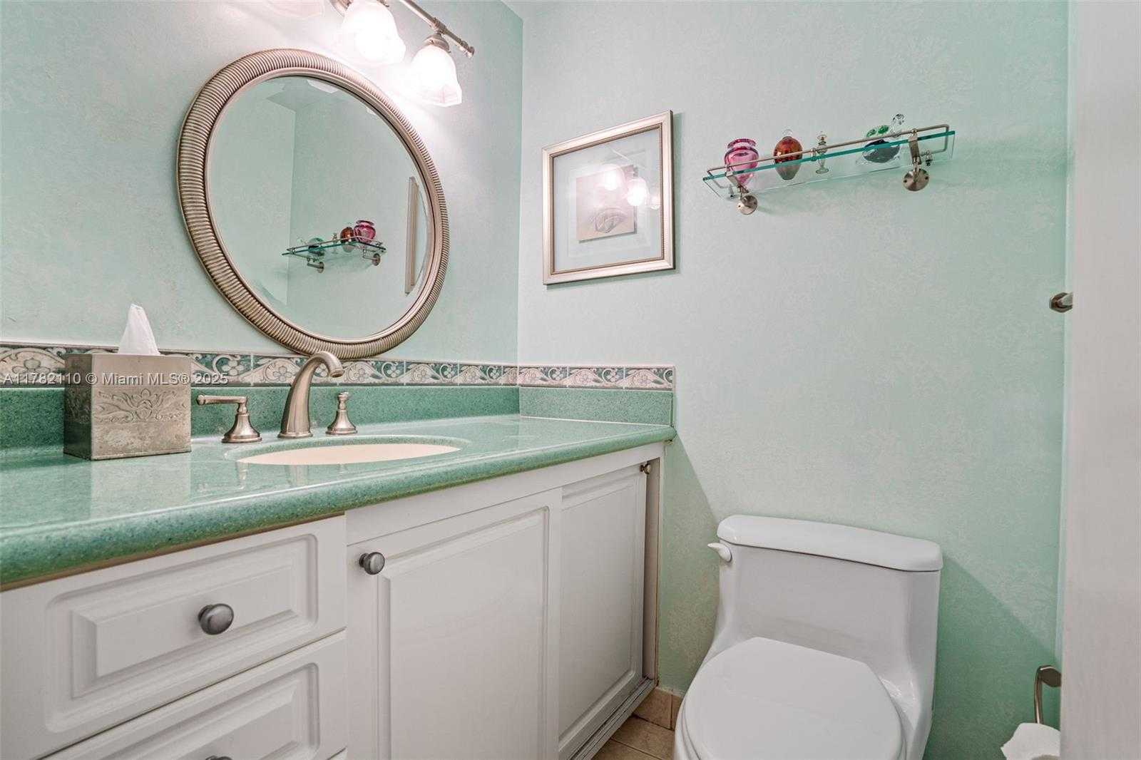 Small Image of 500 BAYVIEW DR #1418, Sunny Isles Beach Number 17