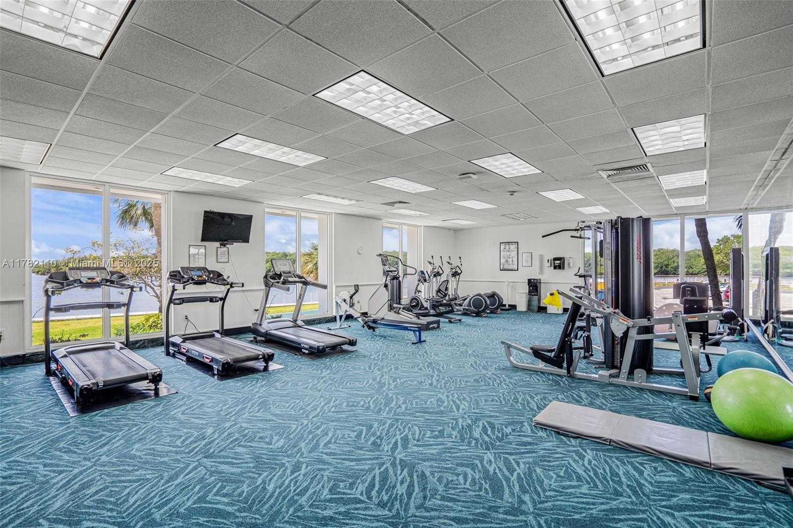 Small Image of 500 BAYVIEW DR #1418, Sunny Isles Beach Number 30