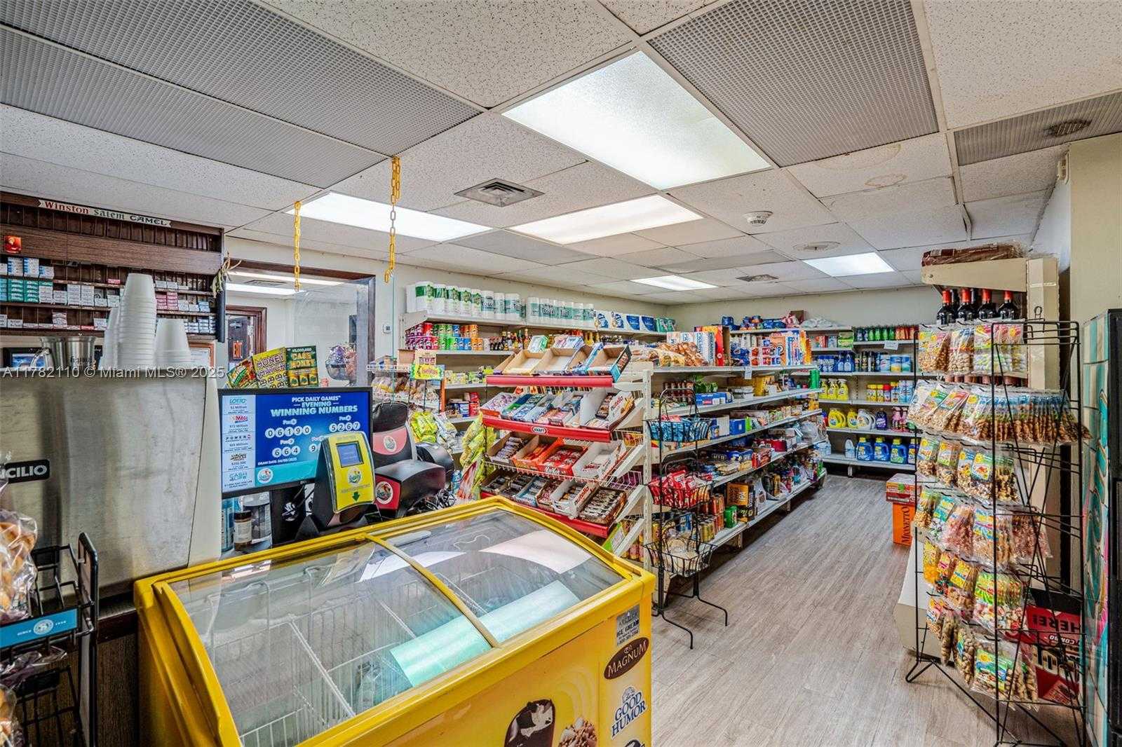 Small Image of 500 BAYVIEW DR #1418, Sunny Isles Beach Number 33