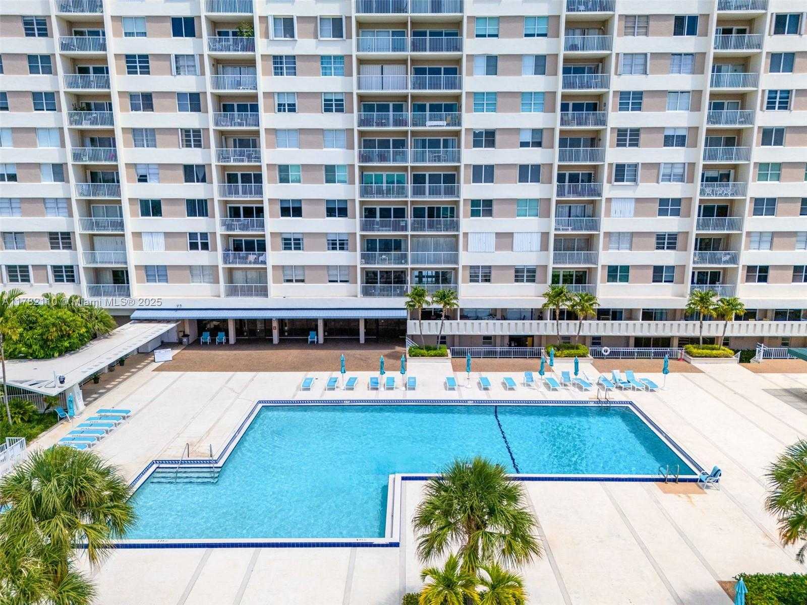 Small Image of 500 BAYVIEW DR #1418, Sunny Isles Beach Number 35