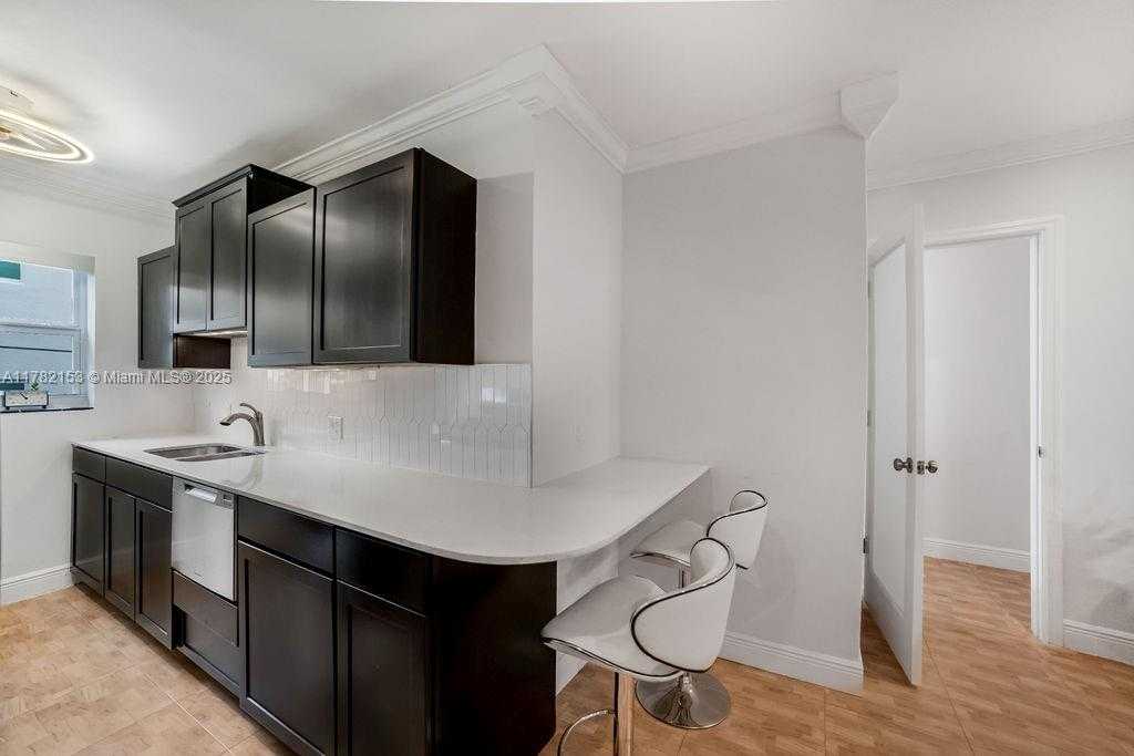 Small Image of 10070 EAST BAY HARBOR DR #70D, Bay Harbor Islands Number 11