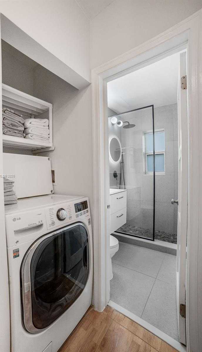 Small Image of 10070 EAST BAY HARBOR DR #70D, Bay Harbor Islands Number 21