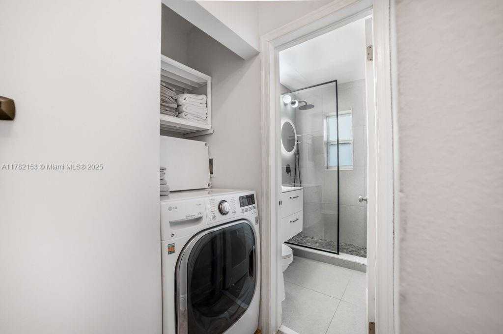 Small Image of 10070 EAST BAY HARBOR DR #70D, Bay Harbor Islands Number 22