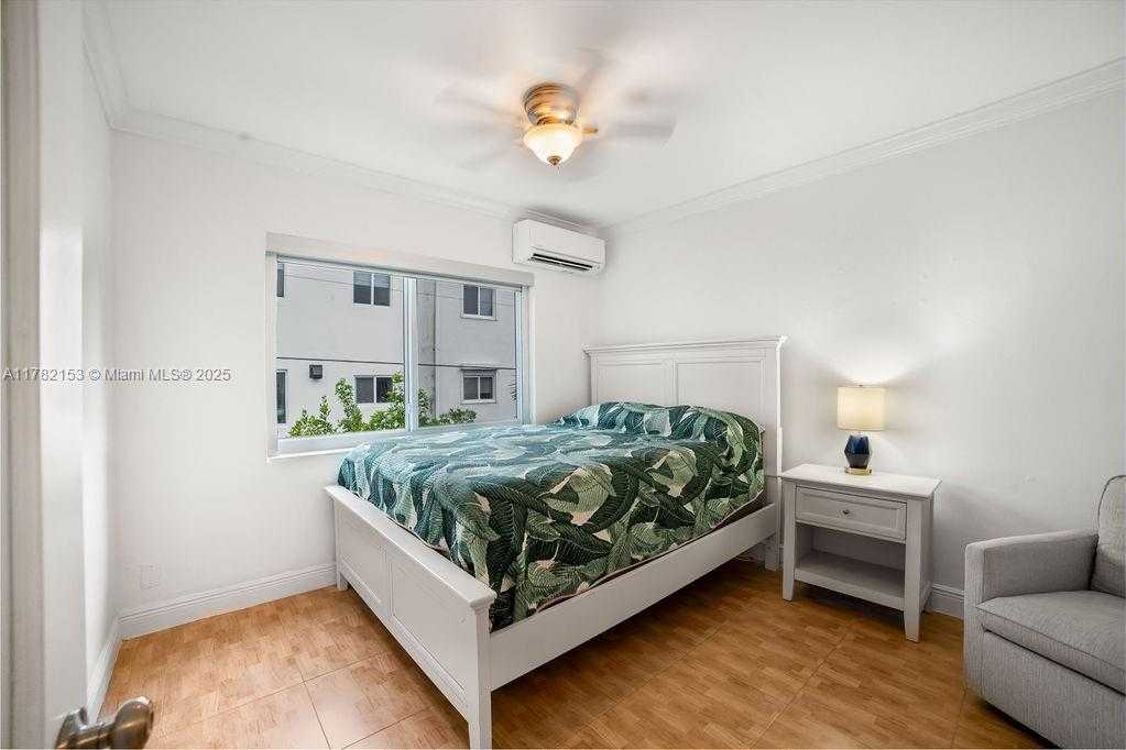 Small Image of 10070 EAST BAY HARBOR DR #70D, Bay Harbor Islands Number 26