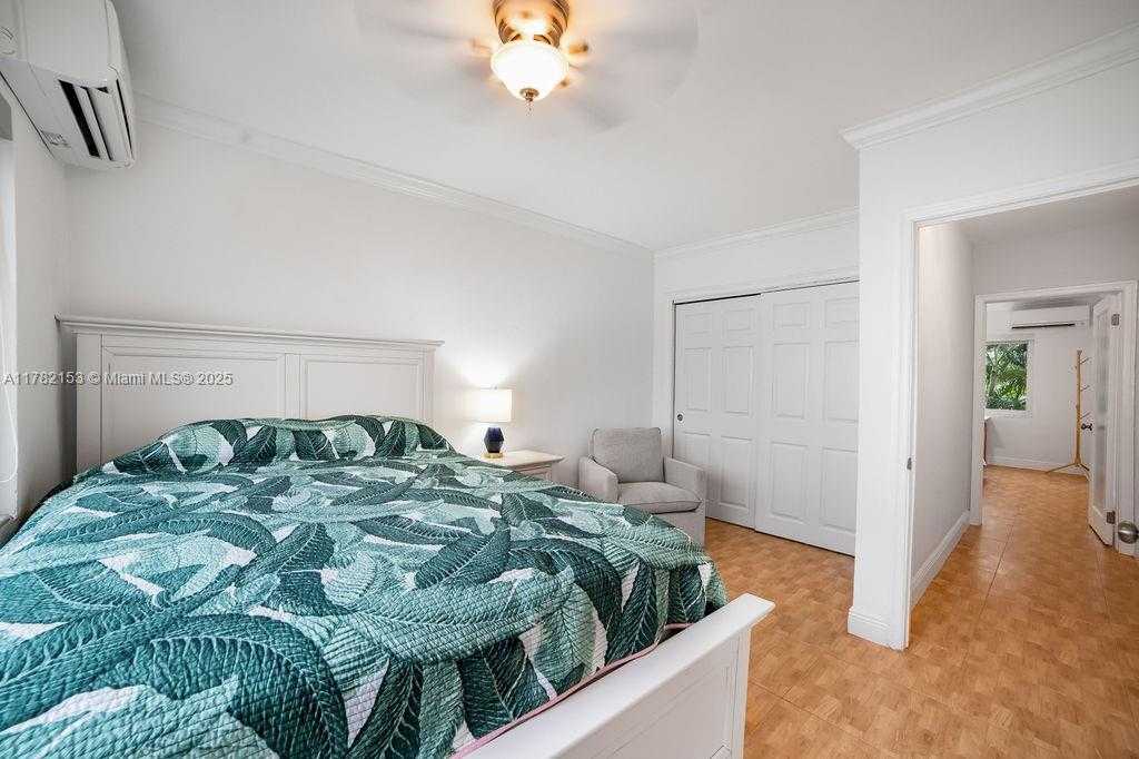 Small Image of 10070 EAST BAY HARBOR DR #70D, Bay Harbor Islands Number 27