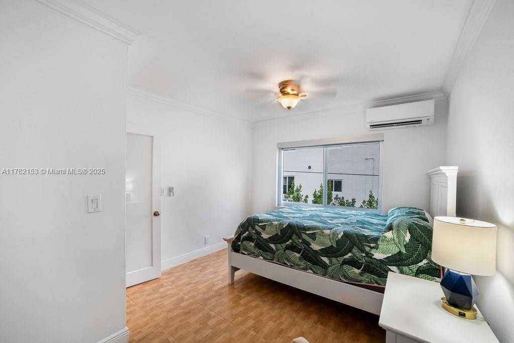 Small Image of 10070 EAST BAY HARBOR DR #70D, Bay Harbor Islands Number 28