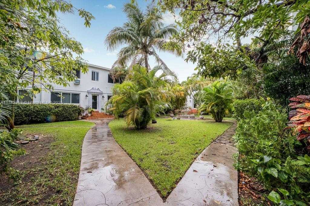 Small Image of 10070 EAST BAY HARBOR DR #70D, Bay Harbor Islands Number 32