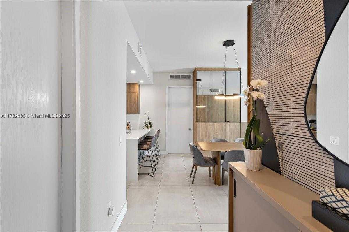 Small Image of 17550 COLLINS AVE #1404, Sunny Isles Beach Number 6