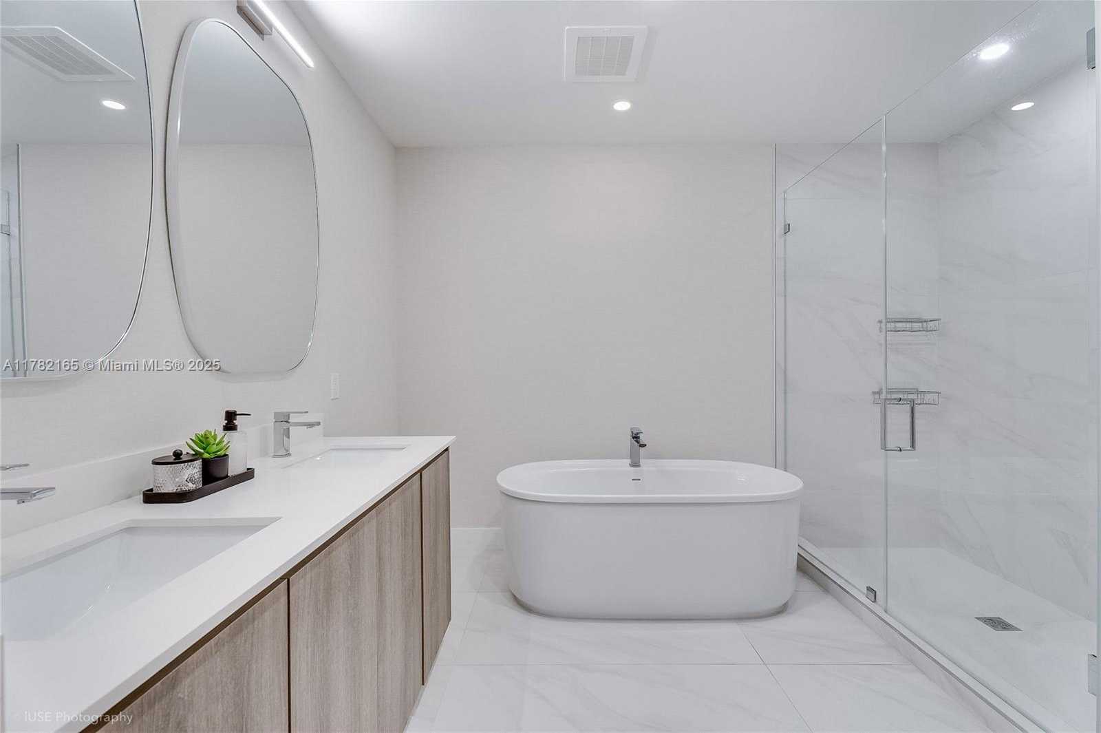 Small Image of 17550 COLLINS AVE #1404, Sunny Isles Beach Number 9
