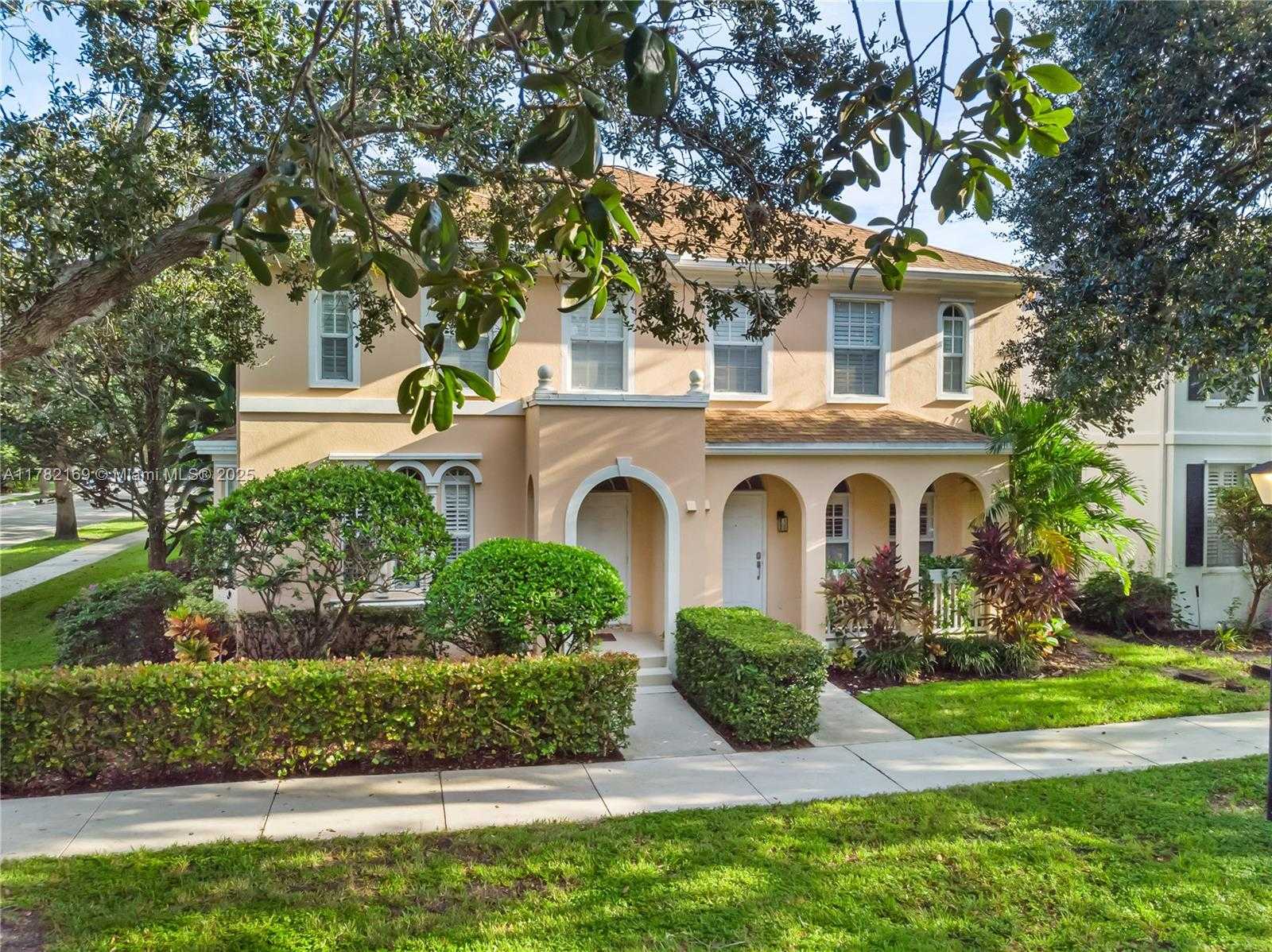 Small Image of 129 FARMINGDALE DR, Jupiter Number 17