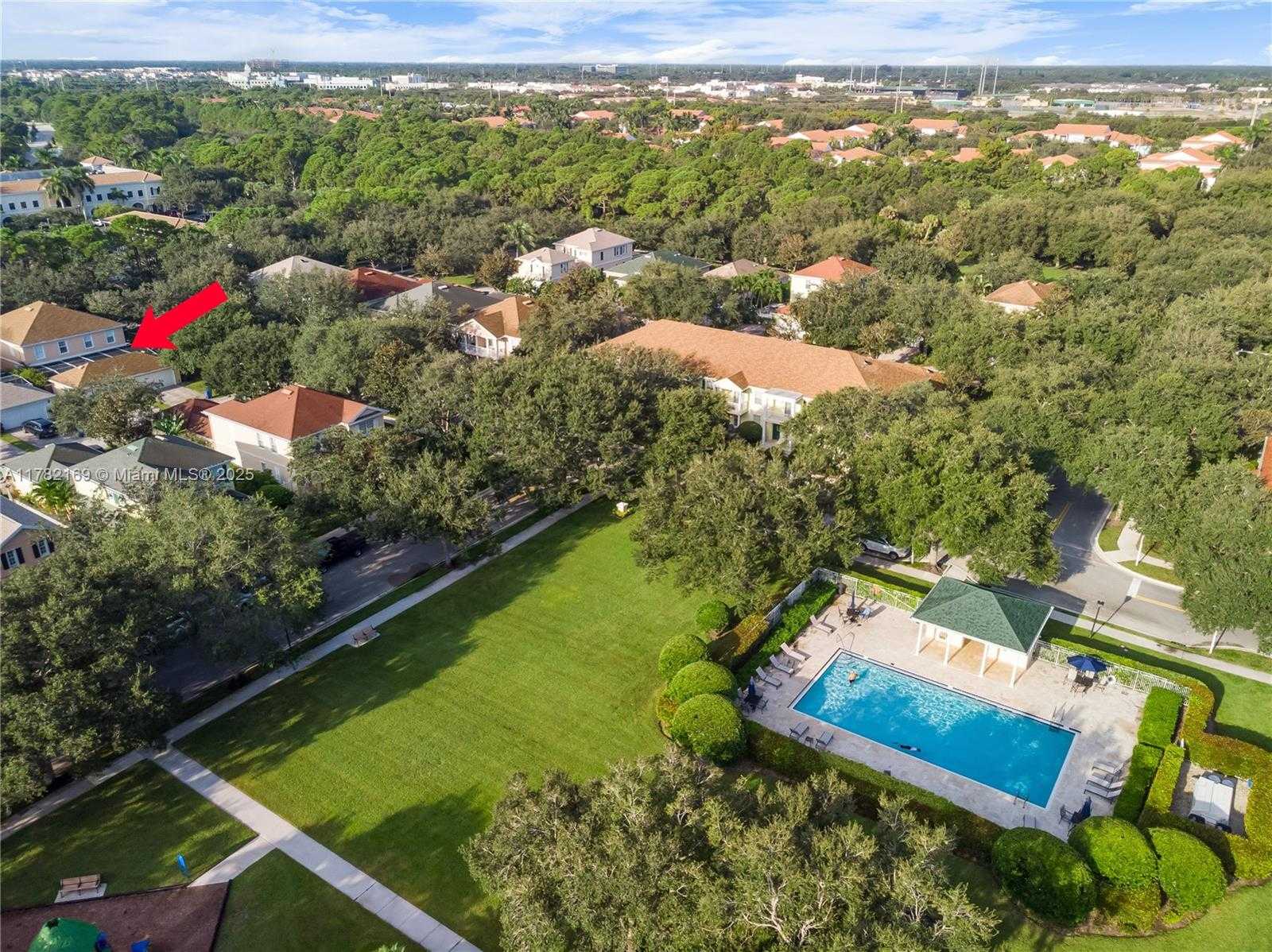 Small Image of 129 FARMINGDALE DR, Jupiter Number 22