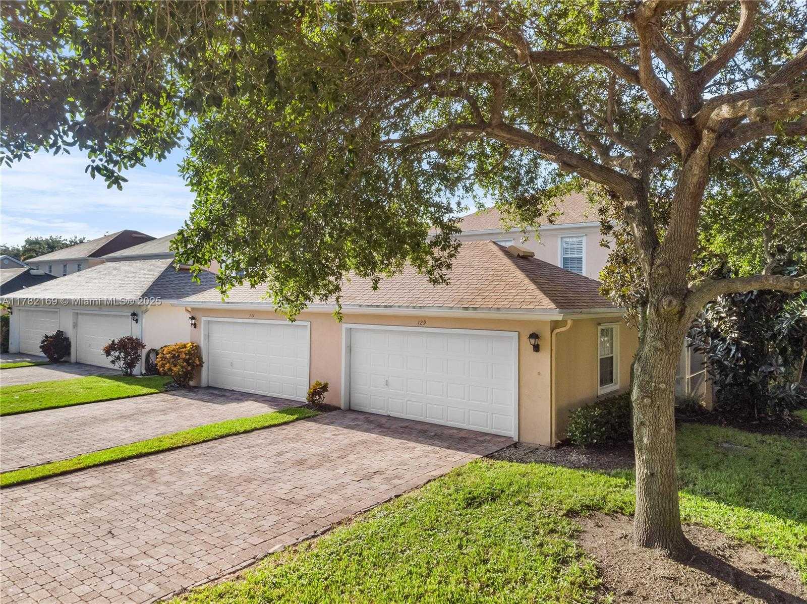 Small Image of 129 FARMINGDALE DR, Jupiter Number 28