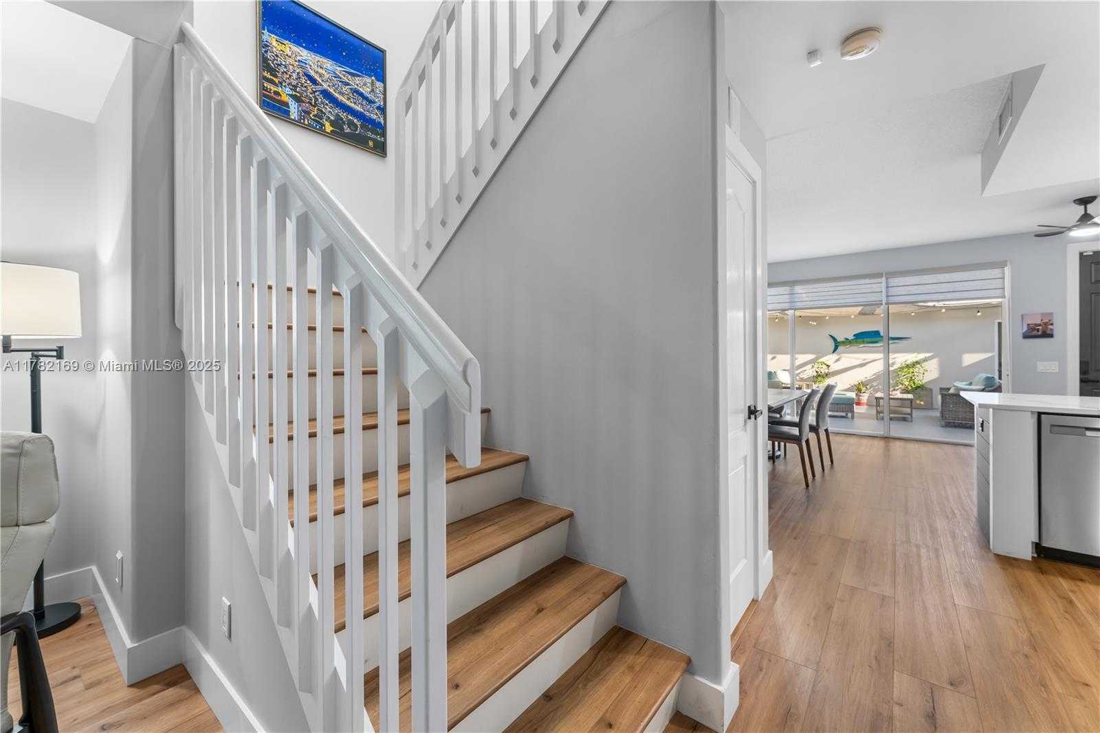 Small Image of 129 FARMINGDALE DR, Jupiter Number 29
