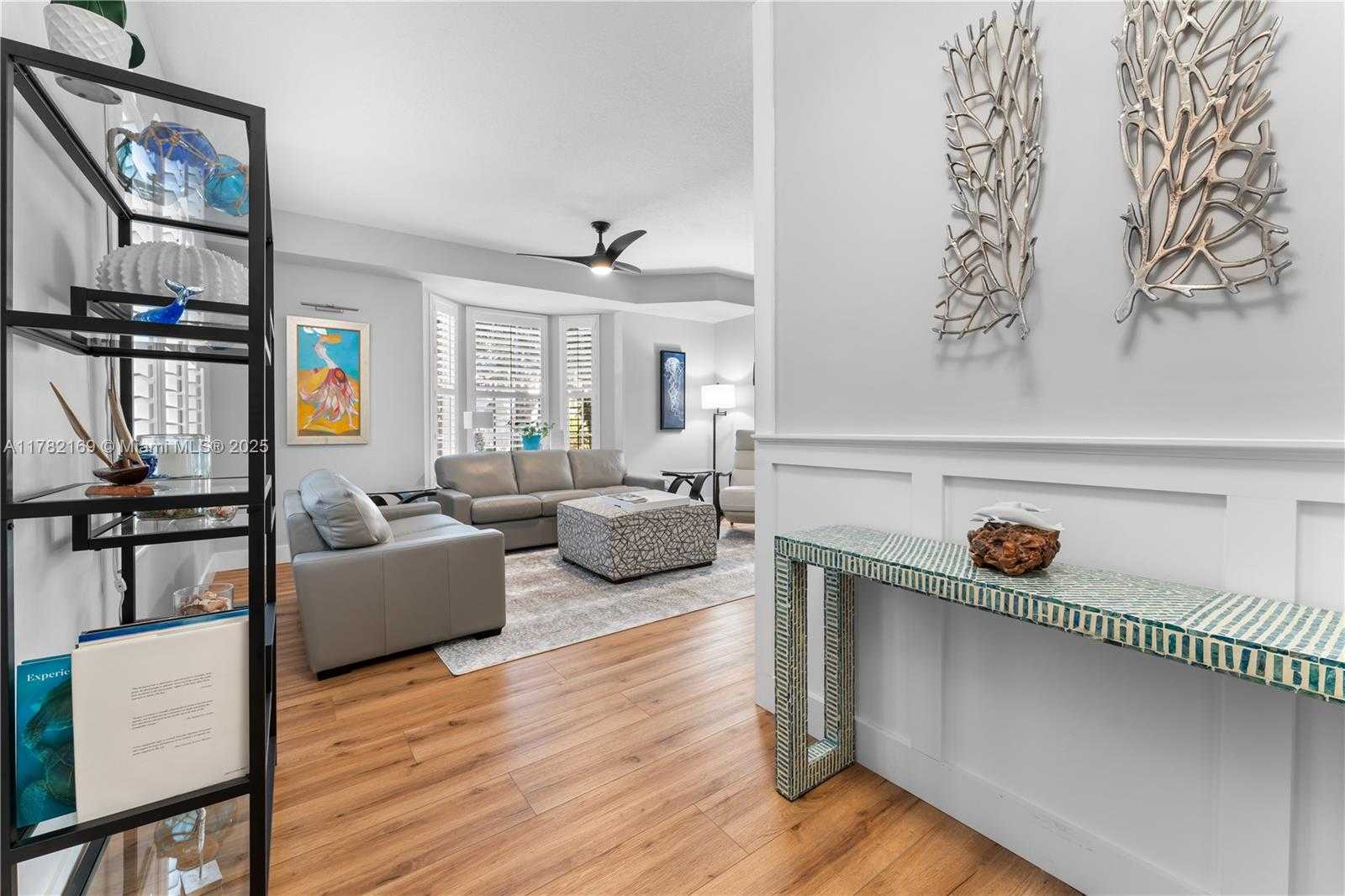 Small Image of 129 FARMINGDALE DR, Jupiter Number 3