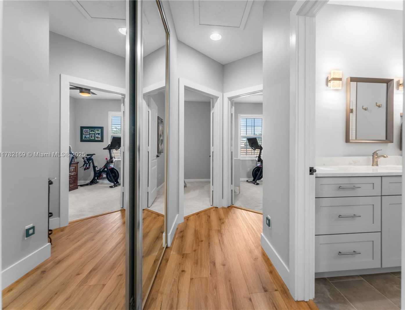 Small Image of 129 FARMINGDALE DR, Jupiter Number 30