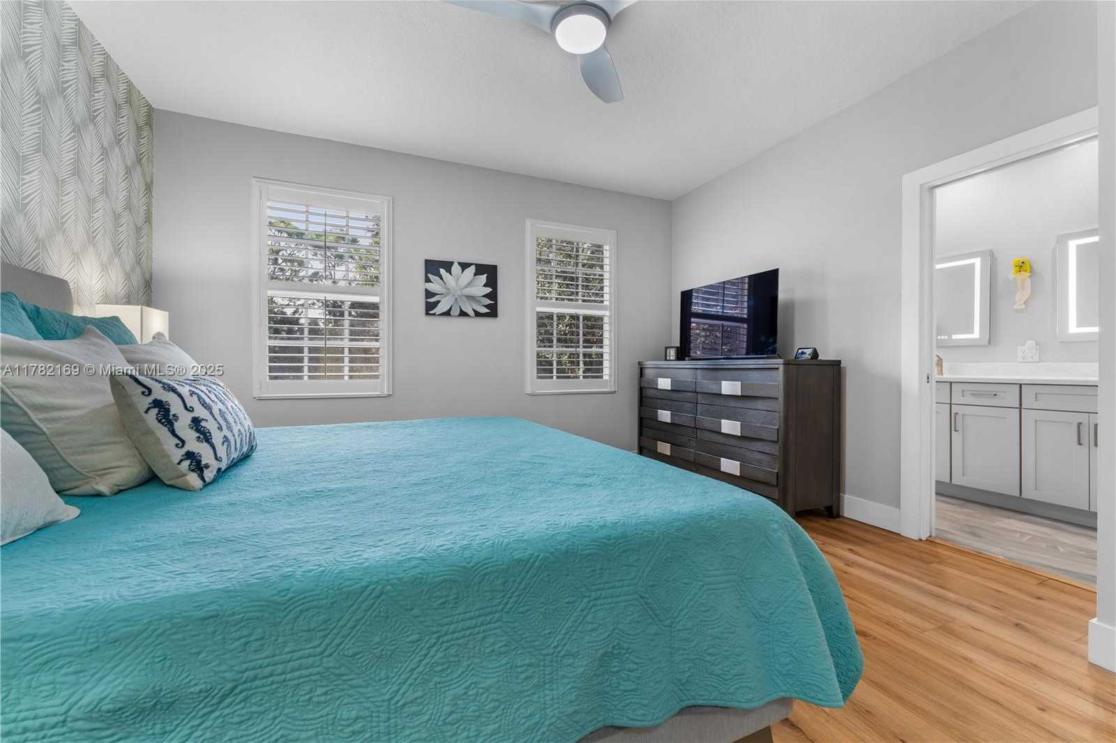 Small Image of 129 FARMINGDALE DR, Jupiter Number 32