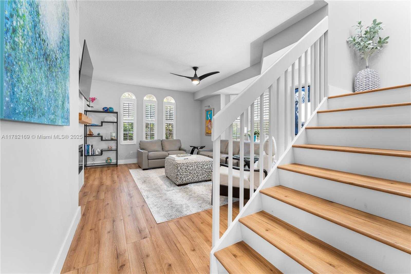 Small Image of 129 FARMINGDALE DR, Jupiter Number 4