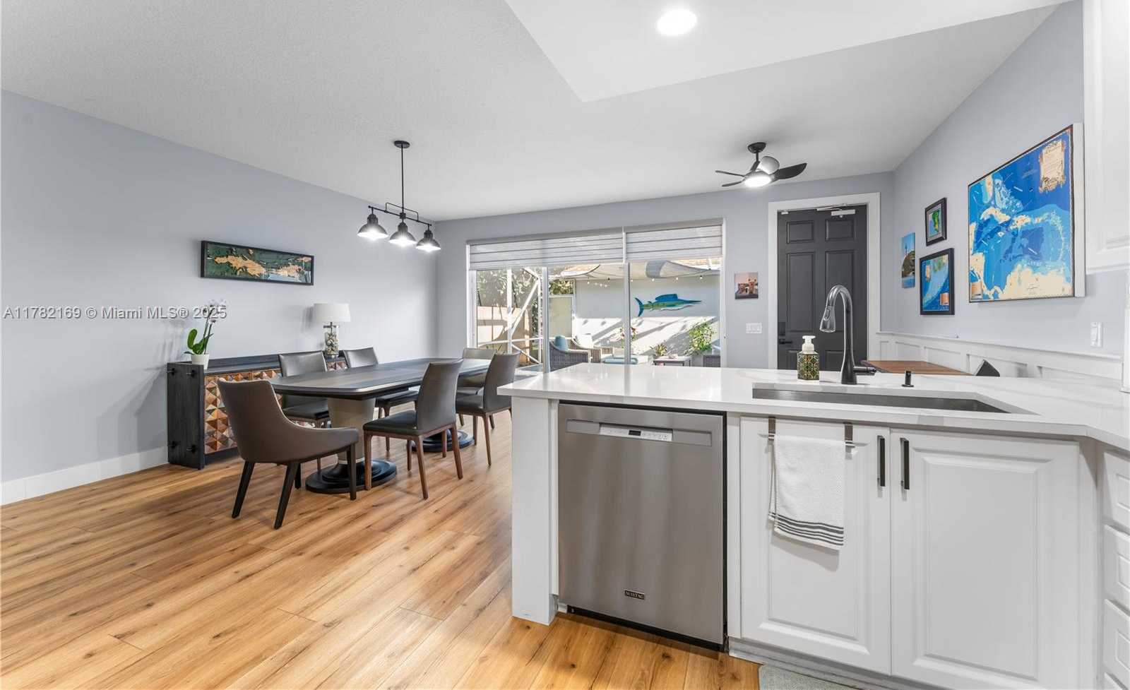 Small Image of 129 FARMINGDALE DR, Jupiter Number 8