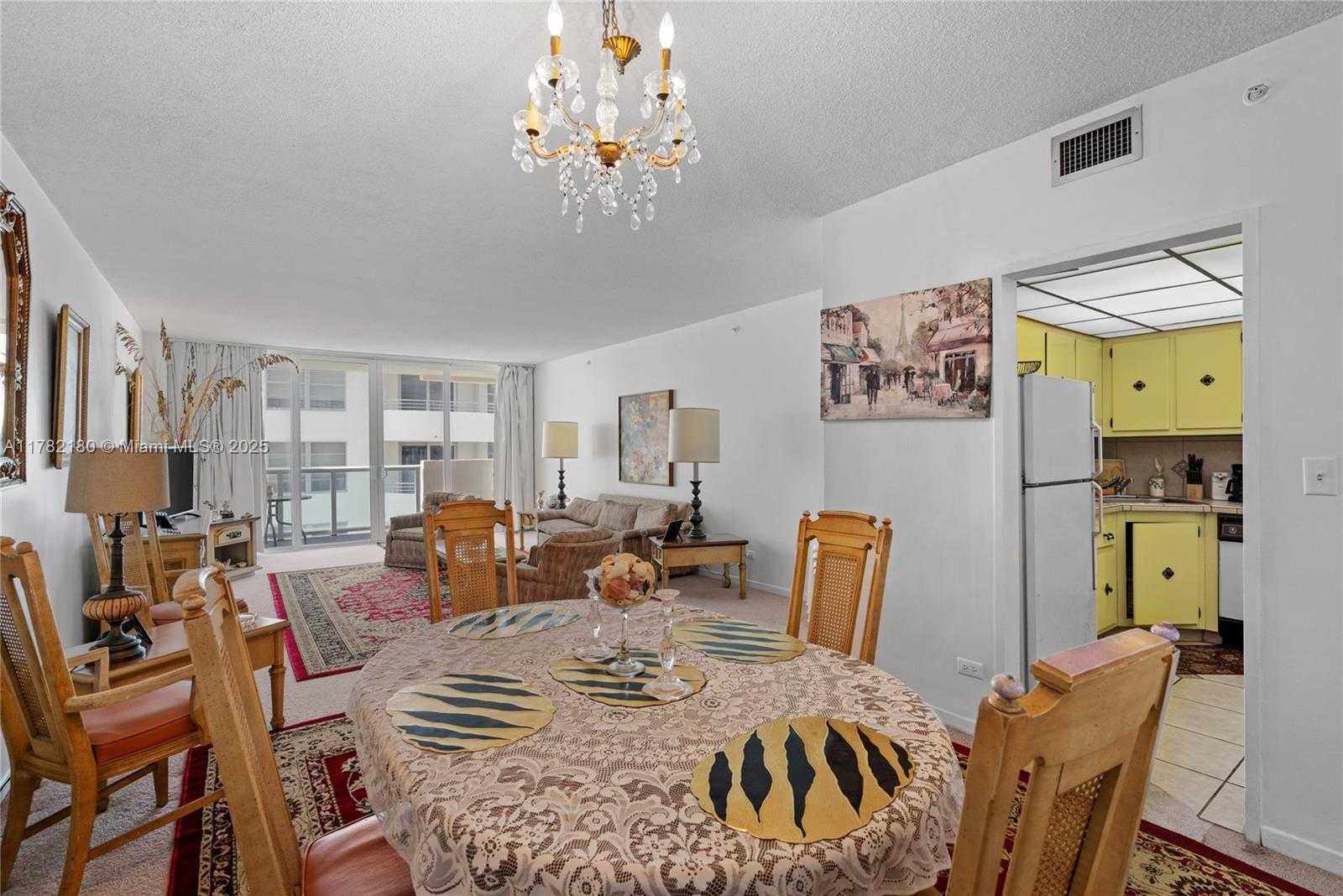 Small Image of 5601 COLLINS AVE #1014, Miami Beach Number 21