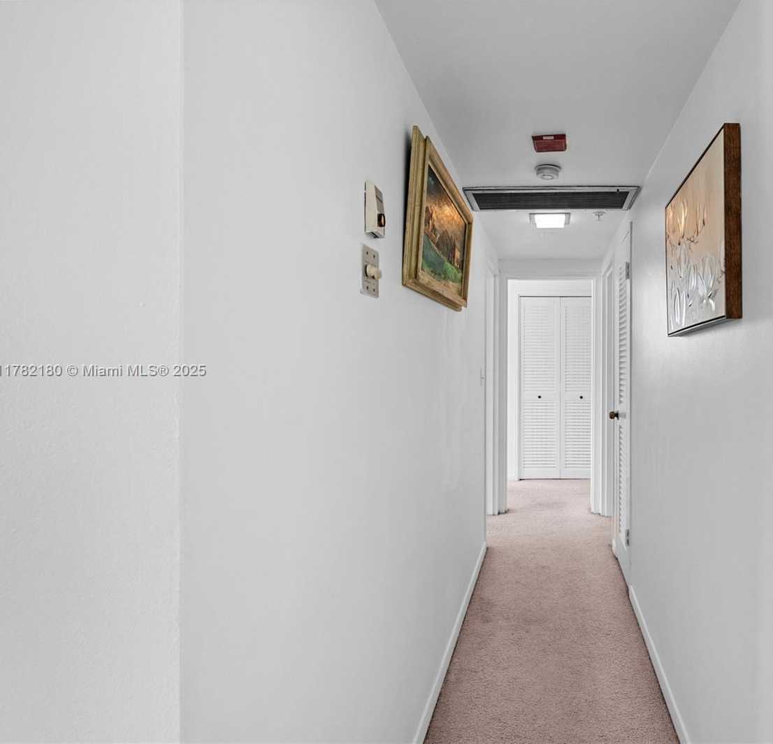 Small Image of 5601 COLLINS AVE #1014, Miami Beach Number 25