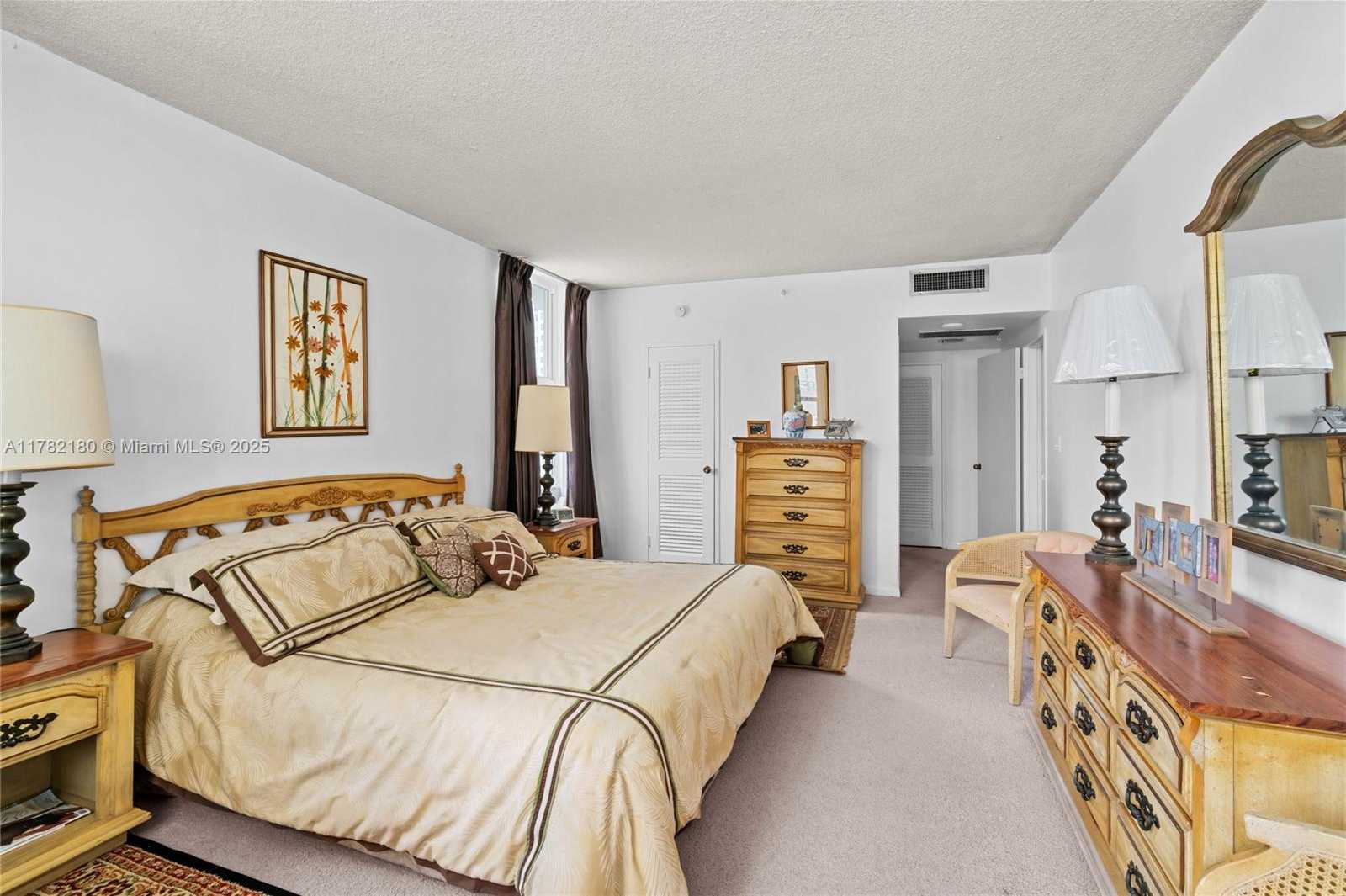 Small Image of 5601 COLLINS AVE #1014, Miami Beach Number 29