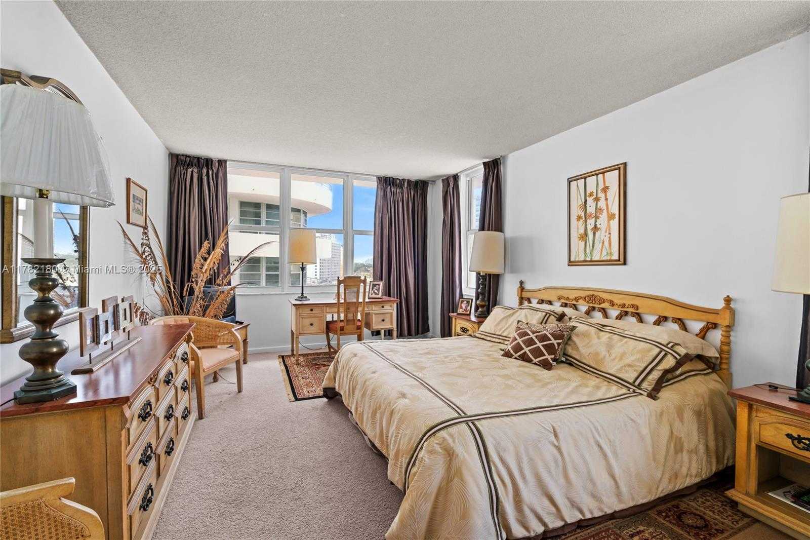 Small Image of 5601 COLLINS AVE #1014, Miami Beach Number 31