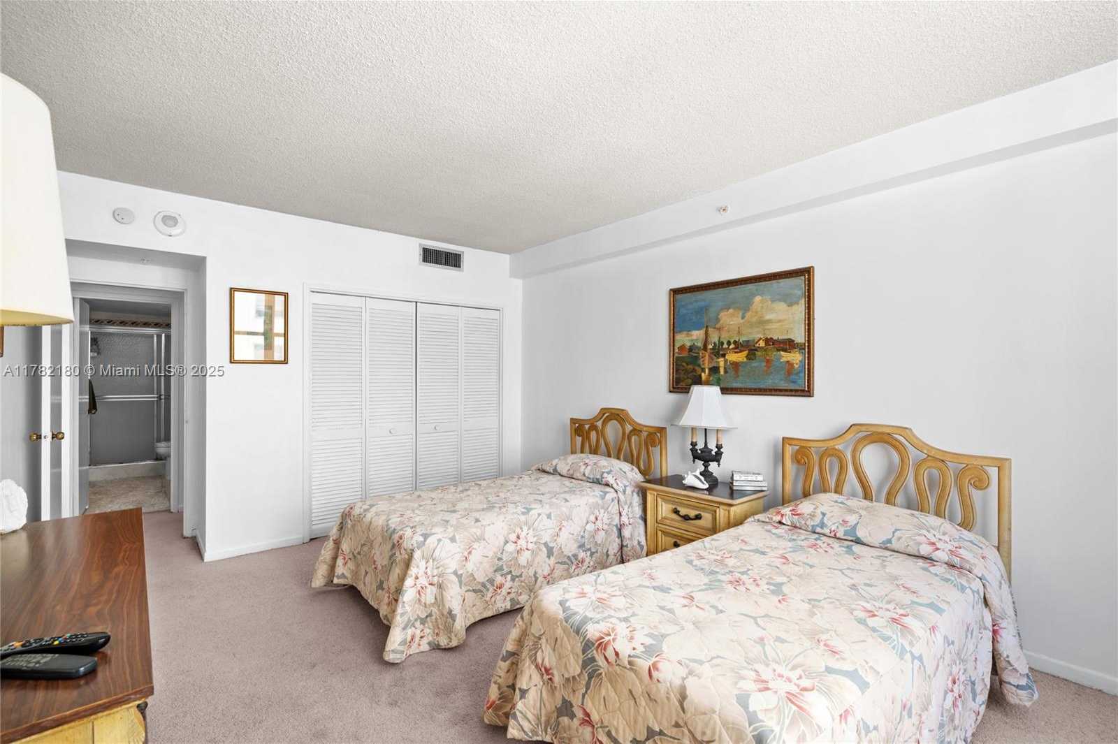 Small Image of 5601 COLLINS AVE #1014, Miami Beach Number 34