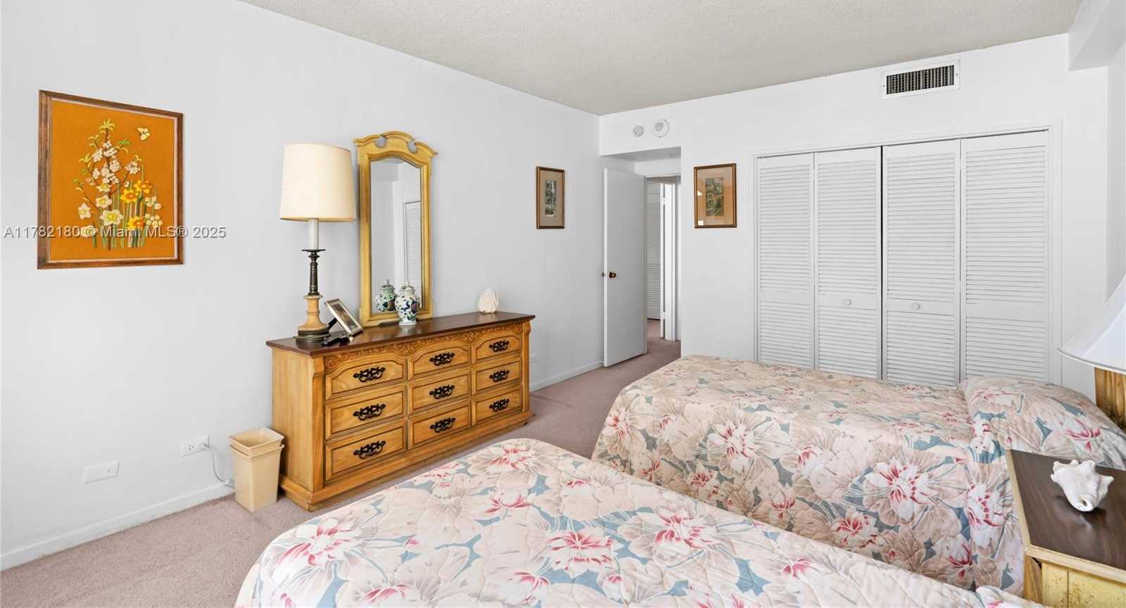 Small Image of 5601 COLLINS AVE #1014, Miami Beach Number 37