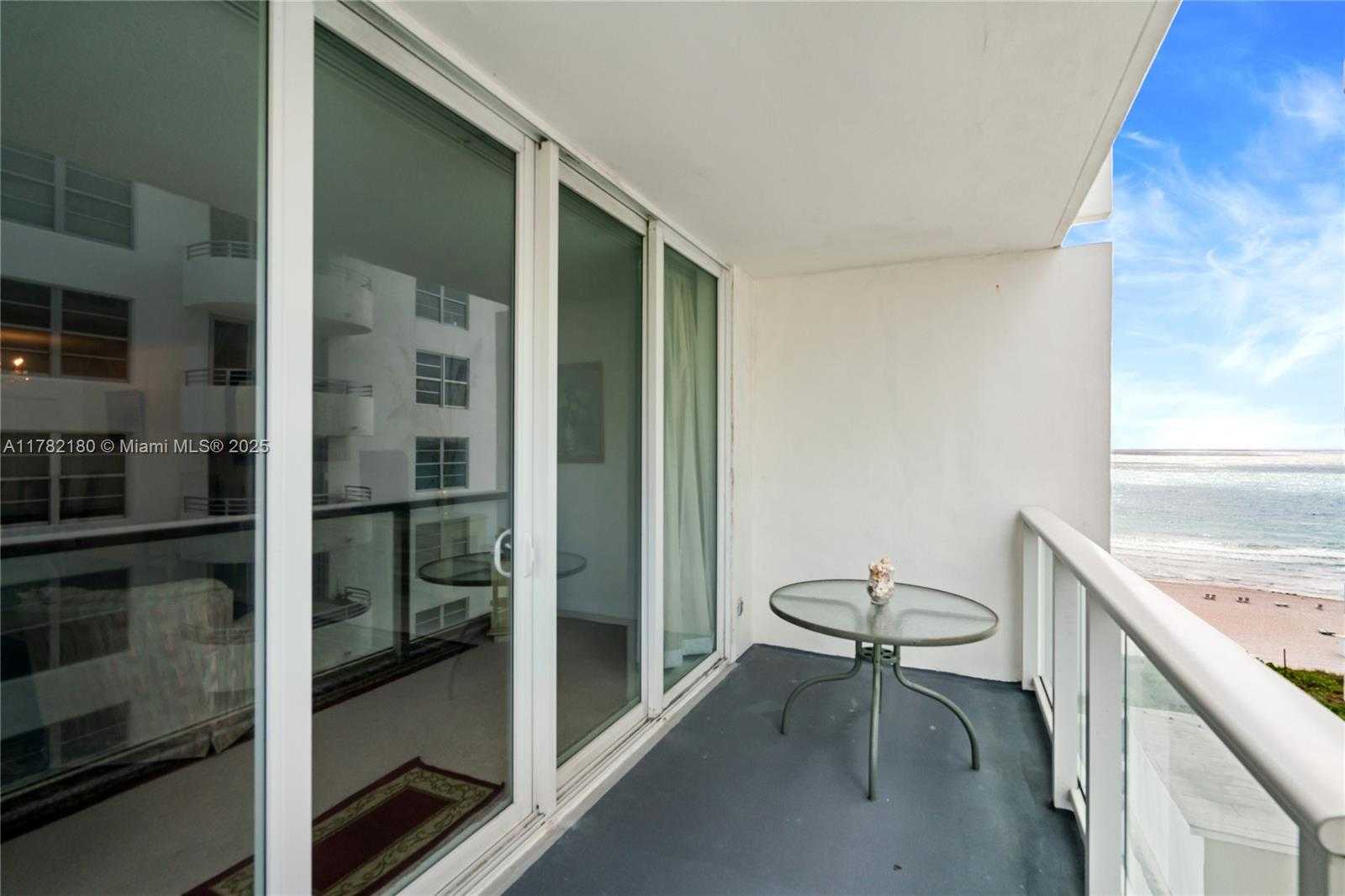 Small Image of 5601 COLLINS AVE #1014, Miami Beach Number 7