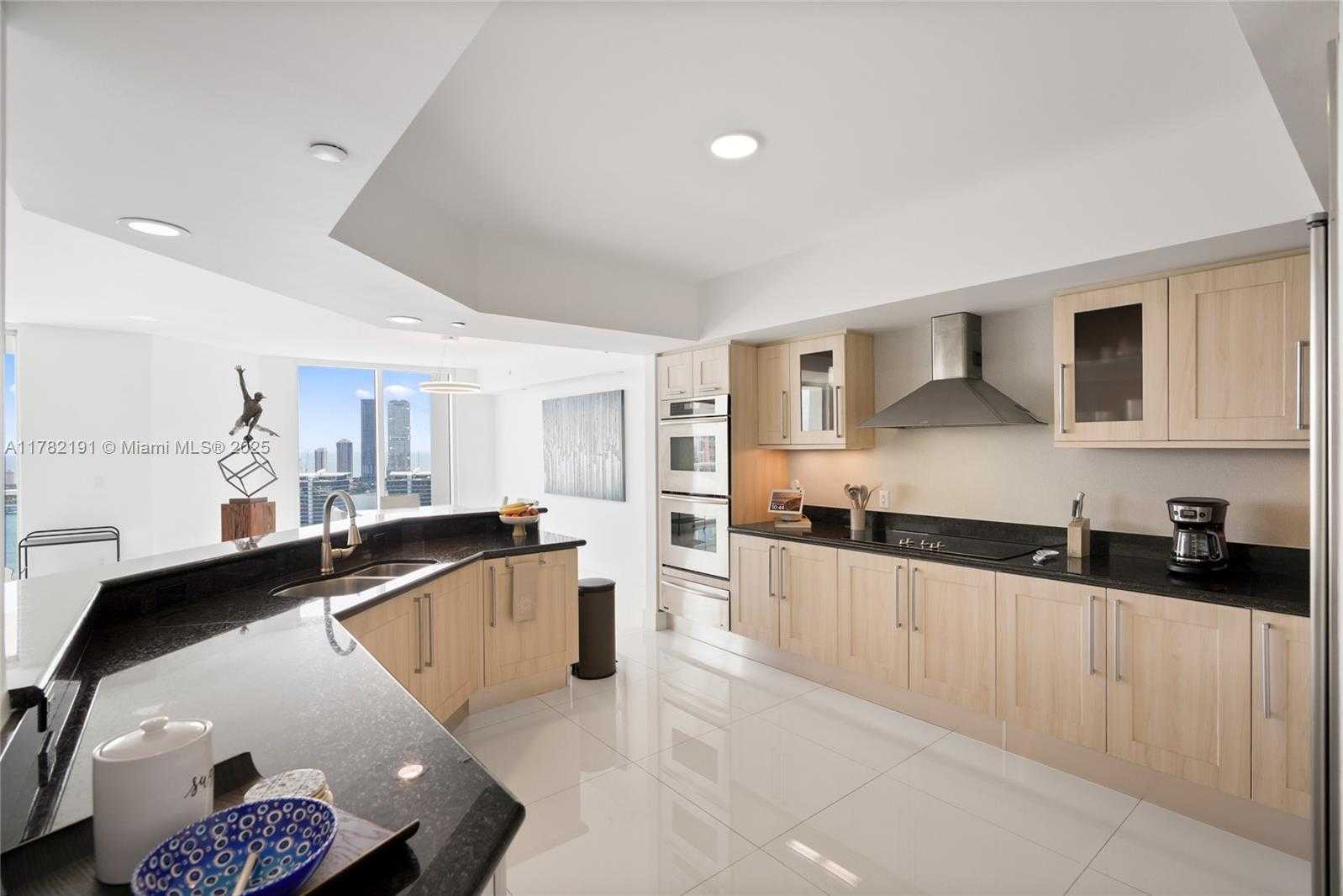 Small Image of 3301 NORTH EAST 183RD ST #2807, Aventura Number 12